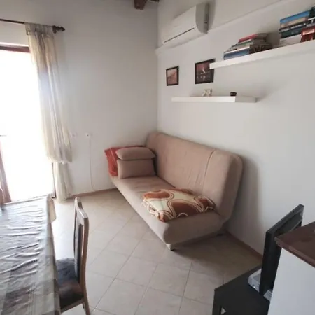 In Novigrad By Interhome Novigrad Istria